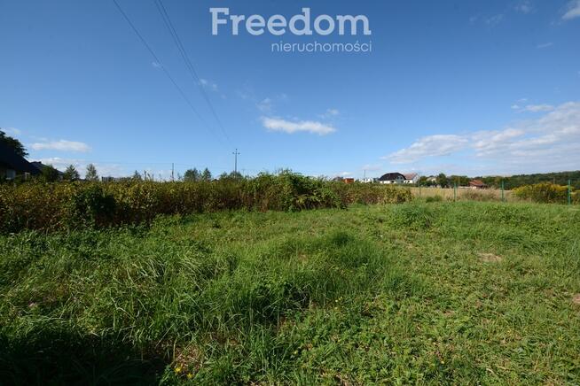 Ogrodzona działka z mediami