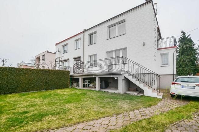 Pyrzyce, bliźniak w cichej i spokojnej okolicy.