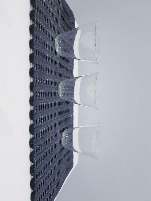 Zestaw starych stożkowych kieliszków vintage