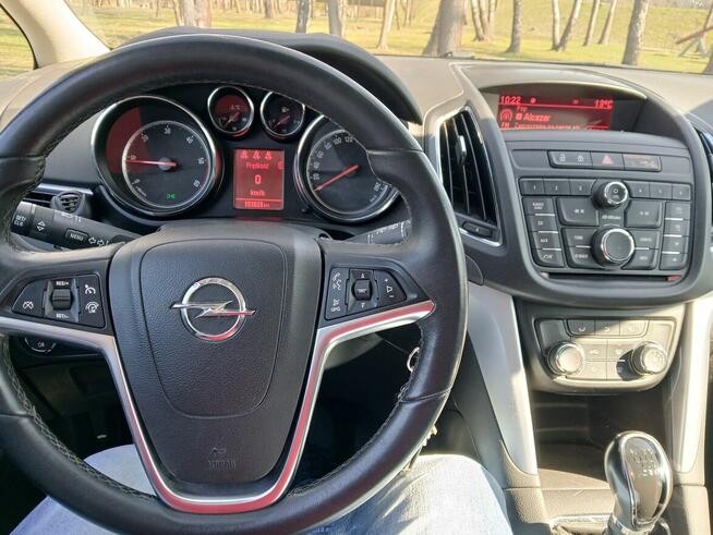 Sprzedam Opla Zafirę z 2014roku diesel