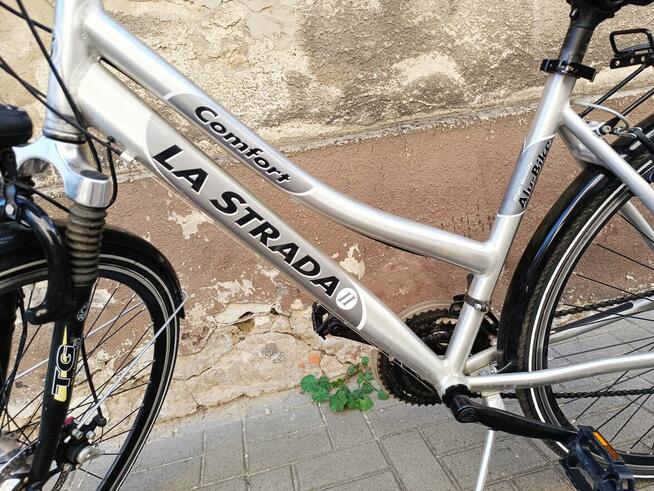Rower La Strada Comfort Bike 28 - Super Stan, srebrny