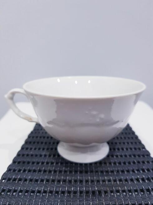 Stara porcelanowa filiżanka