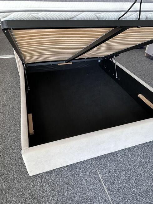 Łóżko tapicerowane 160x200 z pojemnikiem