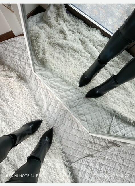 Szpilki botki Louboutin czerwona podeszwa używane