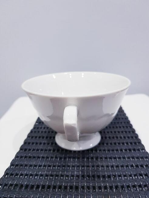 Stara porcelanowa filiżanka