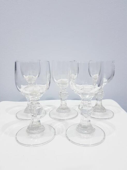Zestaw starych kryształowych kieliszków