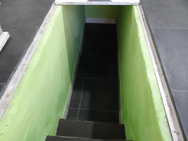 Garaż z kanałem po kapitalnym remoncie sprzedam .