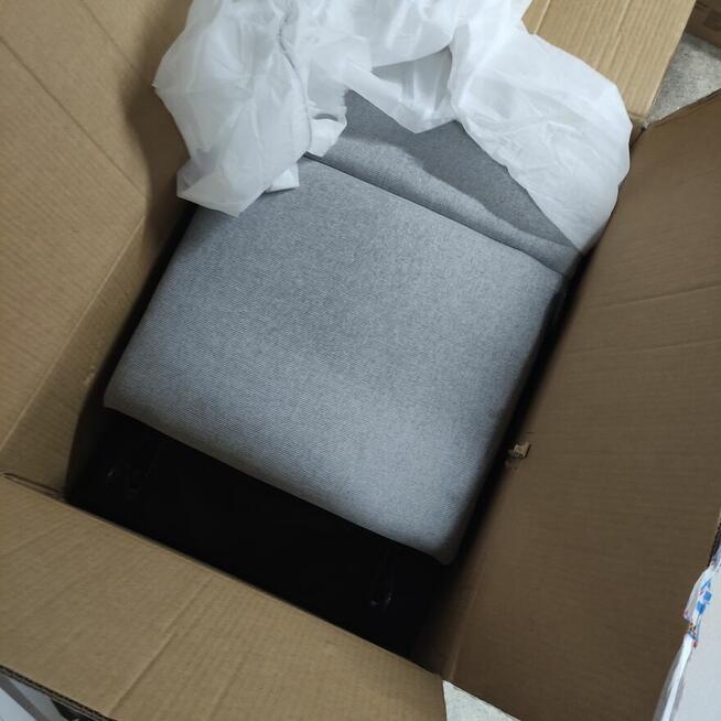 Fotel z regulowanym oparciem i podnóżkiem