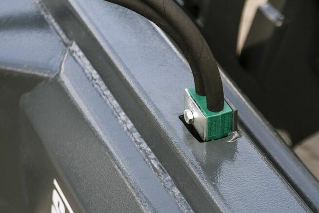 Chwytak do bel balotów sianokiszonki słomy