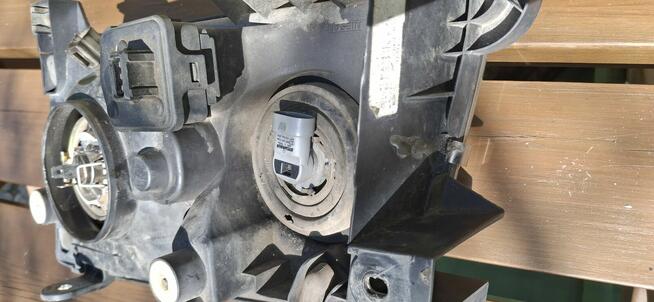 Lampy przednie Nissan Terrano