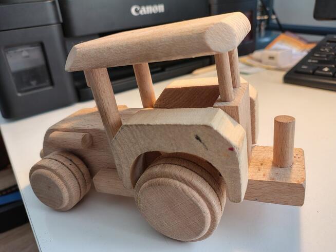 zabawka z drewna