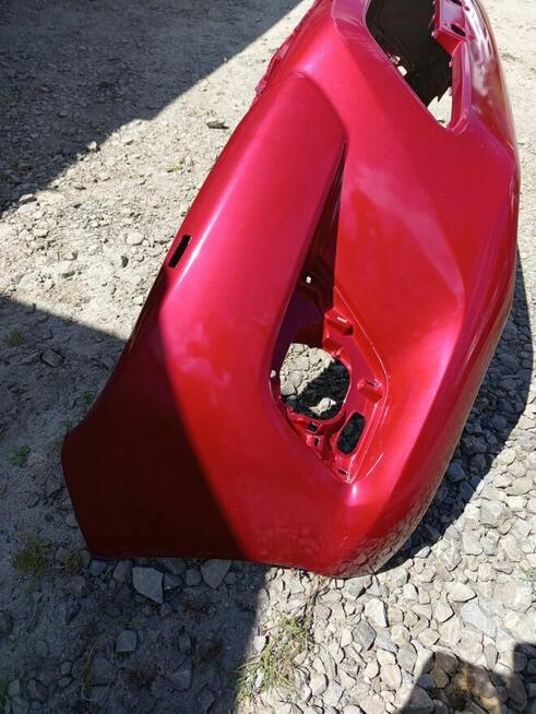 Zderzak Toyota Hilux 2016 kolor oryginalny, bez uszkodzeń