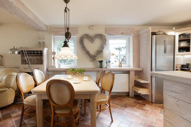 Dom w Suchym Lesie w spokojnej okolicy