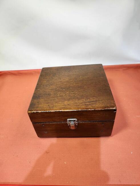 Piękny zabytkowy miernik