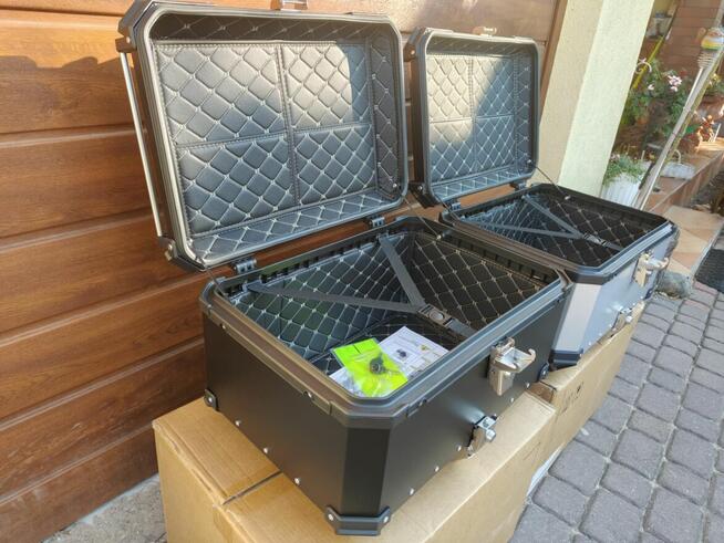 Aluminiowy Kufer motocyklowy centralny 65L na DWA kaski + PŁ