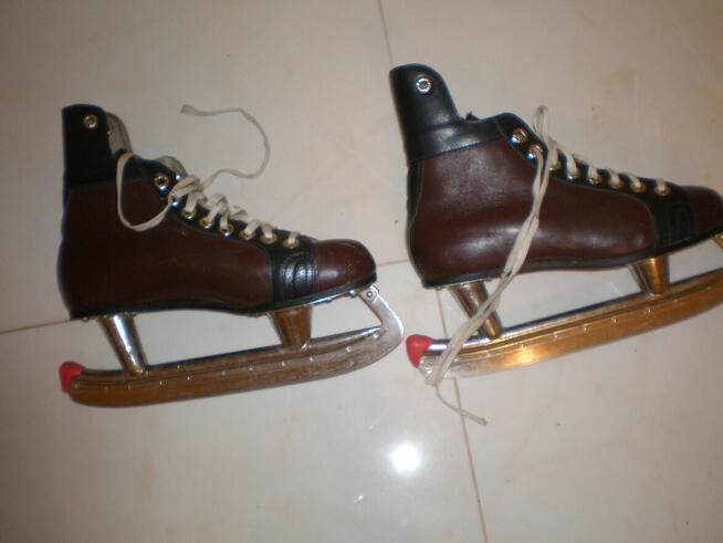 Sprzedam łyżwy męskie, używane, rozmiar 26 (39). stan dobry.