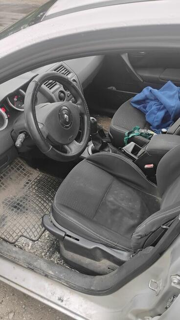 Syndyk sprzeda samochód osobowy marki Renault Megane