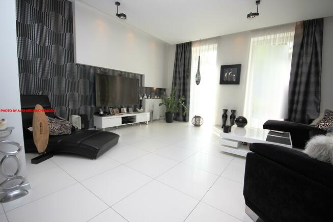 Dom Świdnica, Cicha okolica