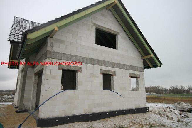 Dom Żarów, Cicha okolica