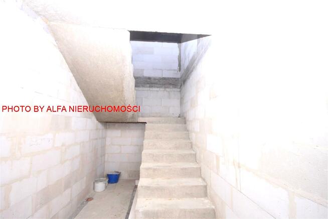 Dom Żarów, Cicha okolica