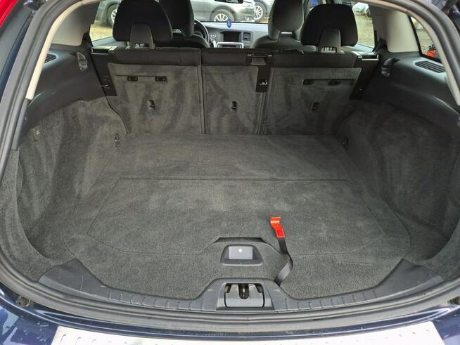 V60 2.0 D3 MOMENTUM automat 136KM NAVI pdc SERWIS bezwypadek 2013