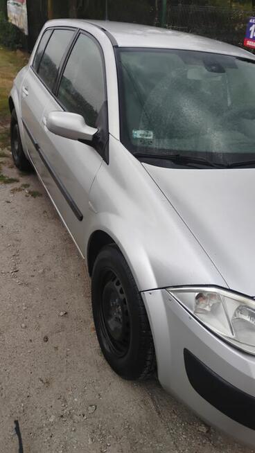 Syndyk sprzeda samochód osobowy marki Renault Megane