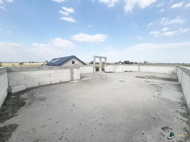 DOM WOLNOSTOJĄCY Z PODDASZEM UŻYTKOWYM W TRAKCIE BUDOWY