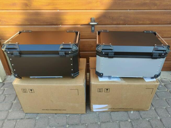 Aluminiowy Kufer motocyklowy centralny 65L na DWA kaski + PŁ