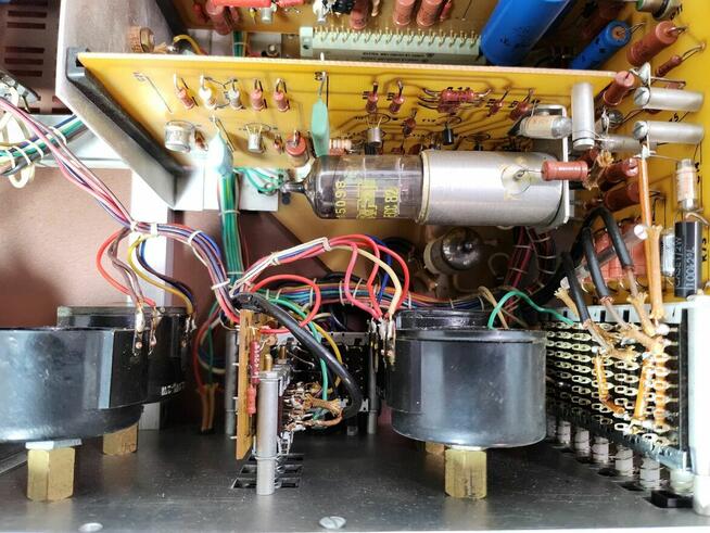 próżniomierz jonizacyjny PW-12