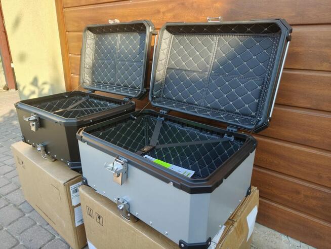Aluminiowy Kufer motocyklowy centralny 65L na DWA kaski + PŁ