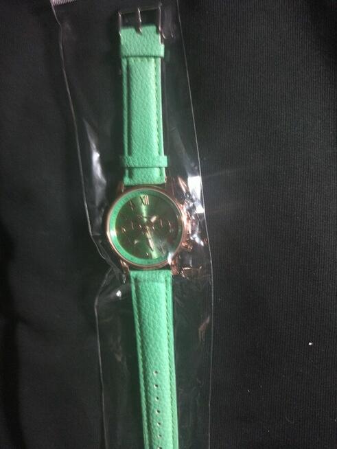 Zielony zegarek damski nowy.