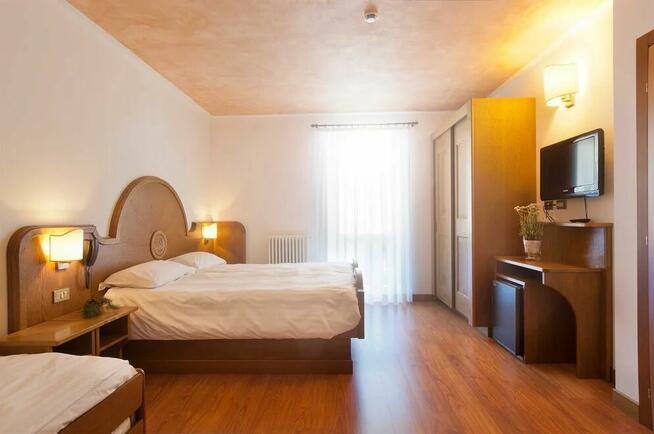 WŁOCHY 2790 zł !na 2026 FREE SKI 104 km tras HB ,karnety