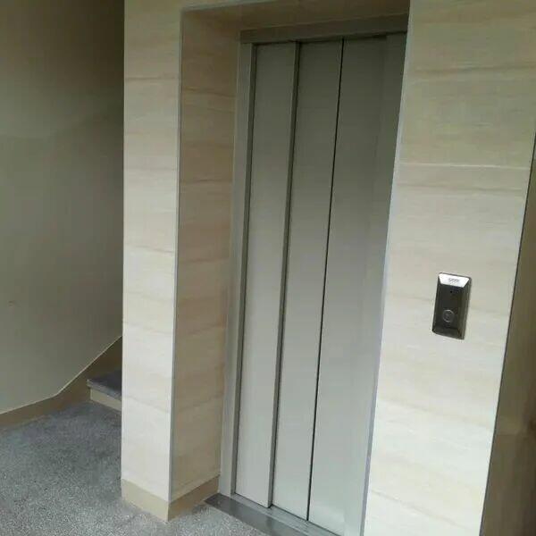 Stara Ochota, ul. Grójecka, przy ul. Wawelskiej, duży balkon