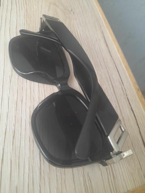 okulary przeciwsłoneczne.