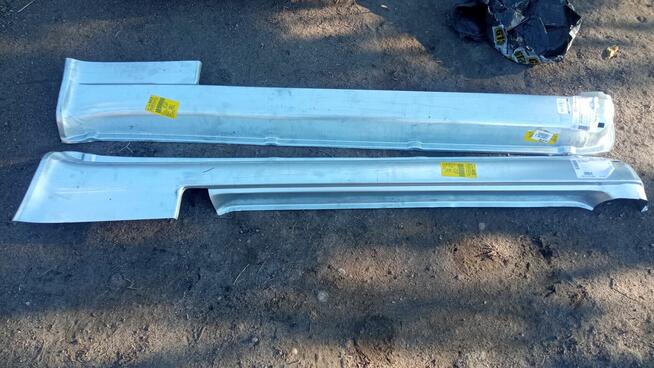 Progi zewnętrzne prawe i lewe Fiat 500