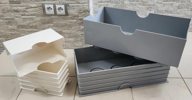 Lego dwa pojemniki na klocki