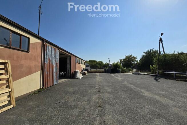 Działka na sprzedaż z przeznaczeniem komercyjnym