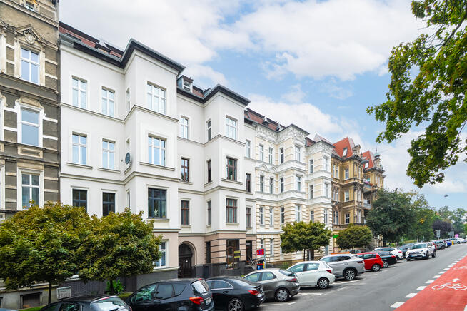 Wyjątkowe 4.pok. mieszkanie z duszą w kamienicy!