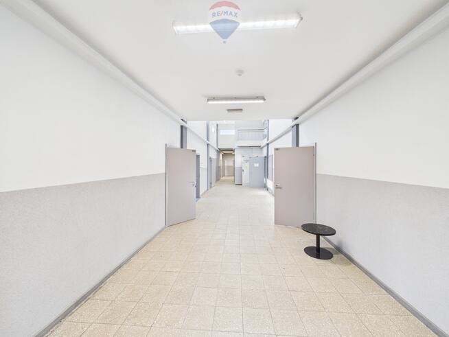 Biuro 50,4 m² z windą i parkingiem – Rybnik