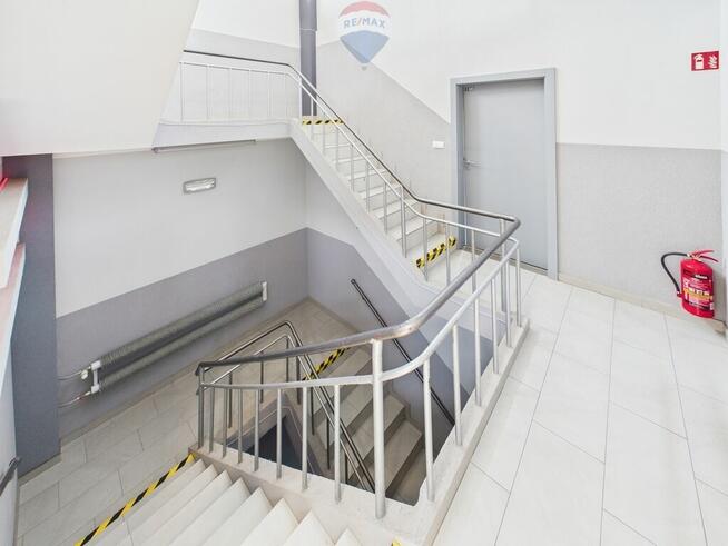 Biuro 29,8 m² z windą i parkingiem – Rybnik