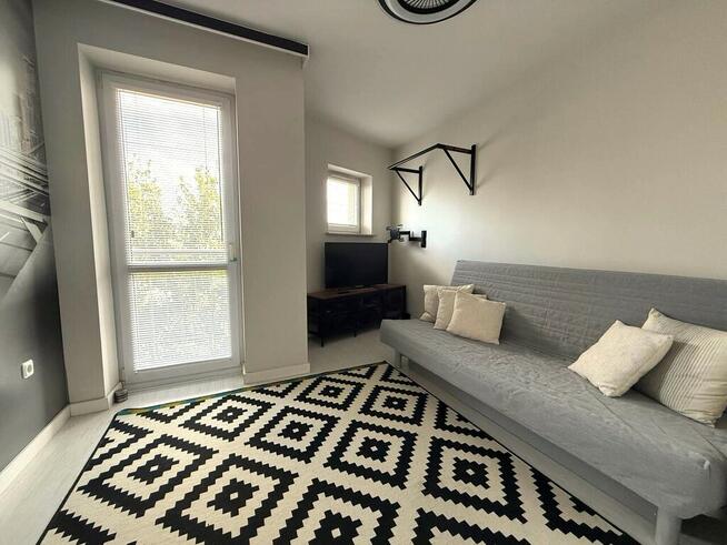 Duże mieszkanie z wyposażeniem, trzy balkony