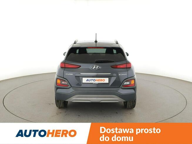 Hyundai Kona klima auto navi kamera i czujniki parkowania ACC