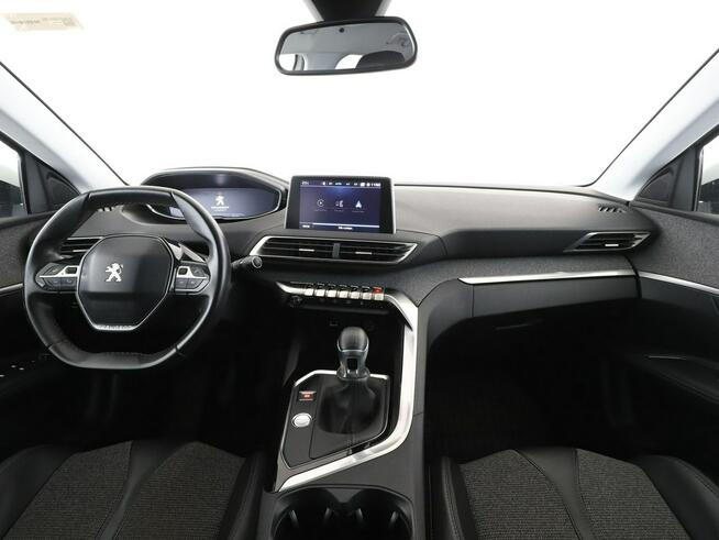 Peugeot 3008 półskóra virtual cocpit navi klima auto kamera i czujniki parkowania