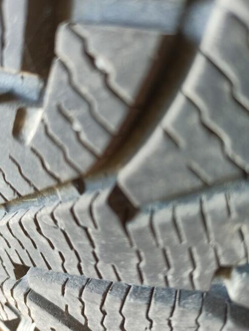 Koła do Avensis t22 z oponami zimowymi