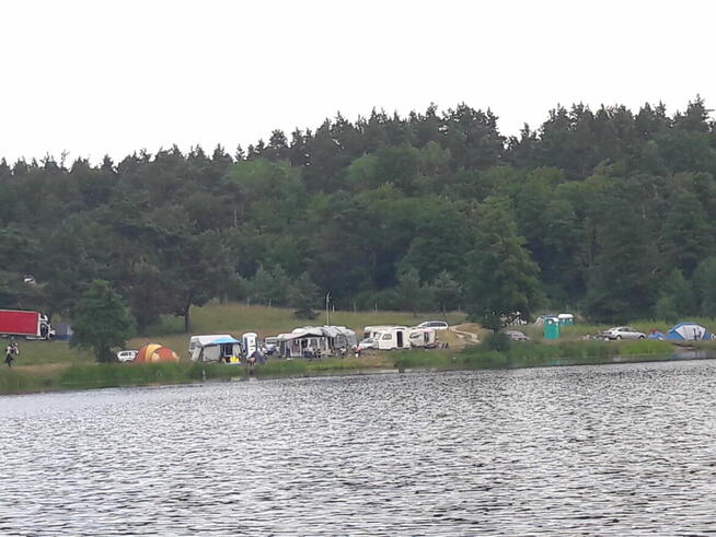 Sprzedam działkę z domkiem i garażem