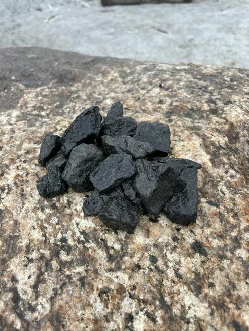 Czarny Kamień Ogrodowy Grys MAGMOWY Żwir Bazaltowy Bazalt