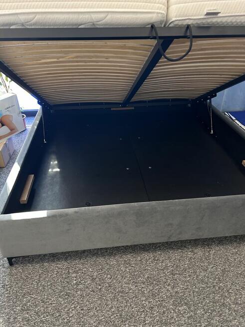 Łóżko tapicerowane 180x200 z pojemnikiem