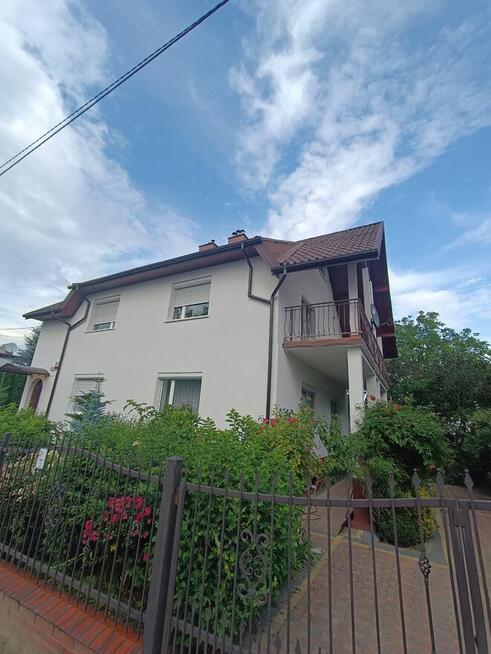 Nowoczesny tynk cienkowarstwowy do wykończenia elewacji..