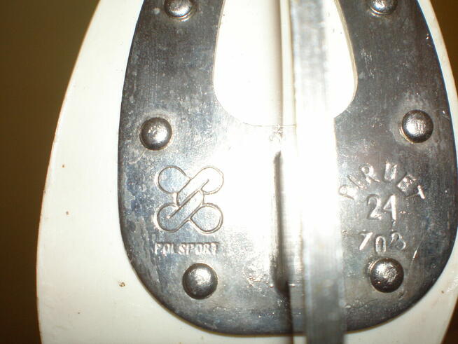 Sprzedam łyżwy damskie, białe, używane, rozmiar 24 (37).