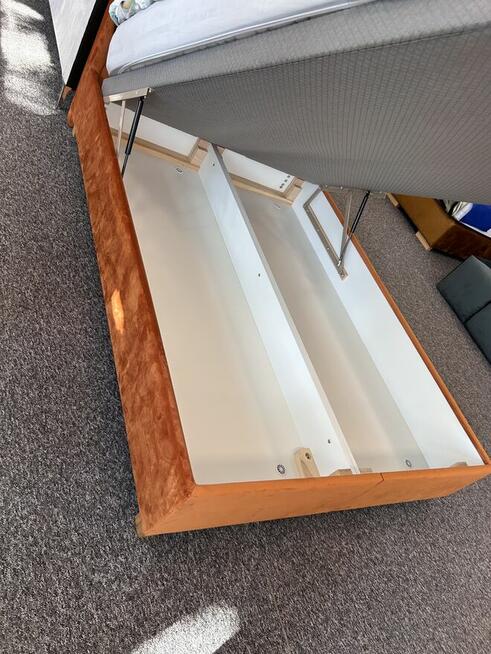 Łóżko kontynentalne 140x200 z pojemnikiem